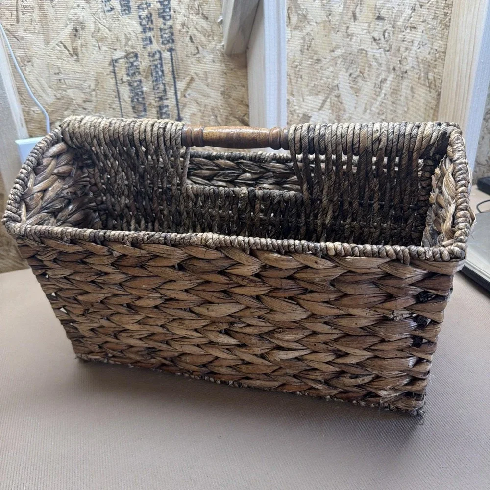 Vtg Woven Hyacinth Reed And Tree Fiber Divided Magazine Holder Wooden Handle 16